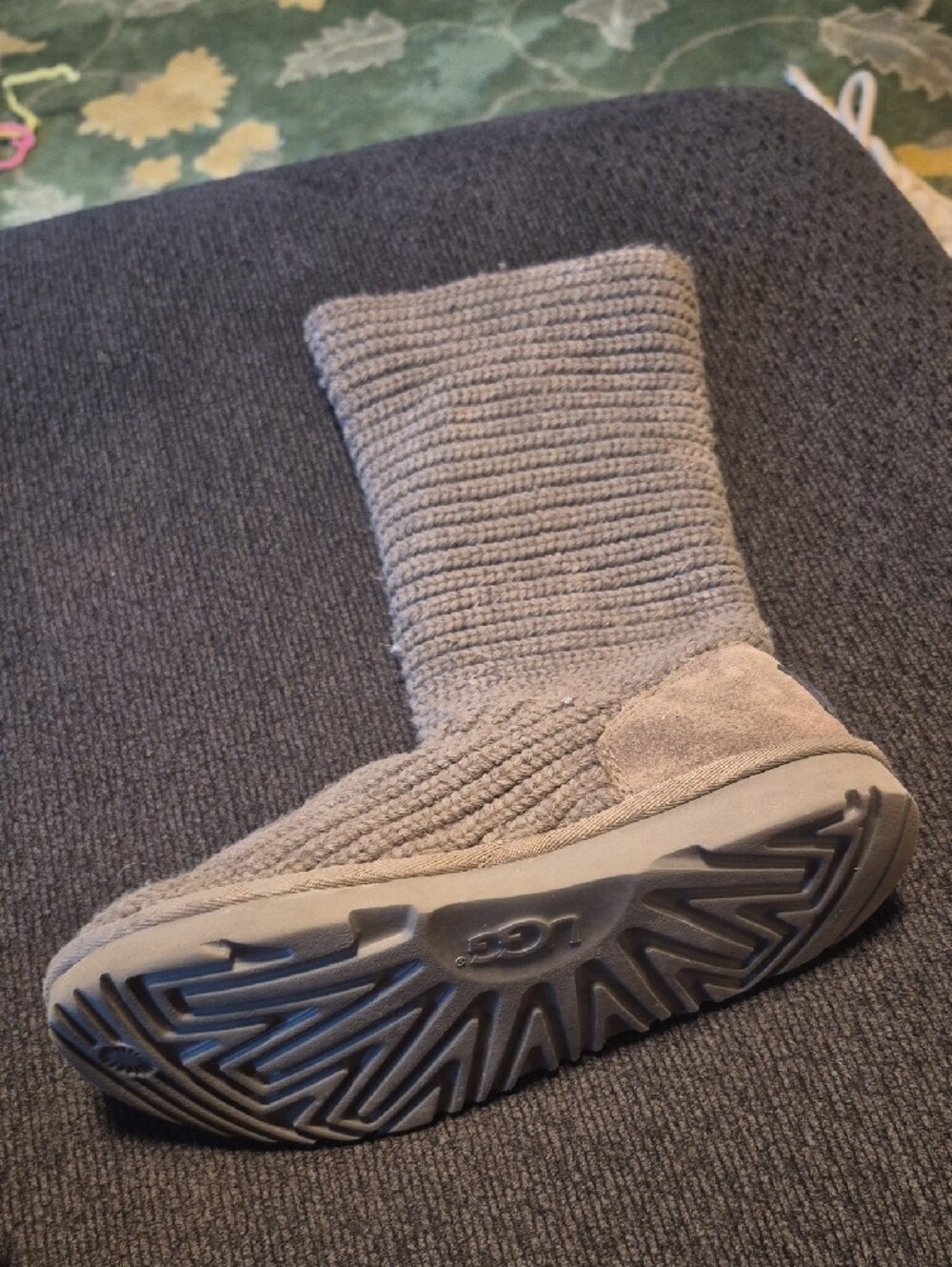UGG Kids Gray Ribbed Knit Boot Slippers - Picture 5 of 8